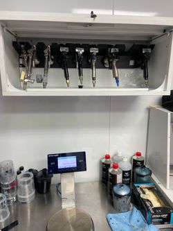 Metal gabinet  four sprays guns