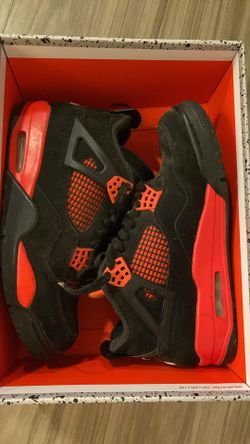 Size 9 men's shoes with box