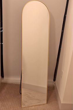 Full-Length Leaning Mirror (59x16, arched) - Like New