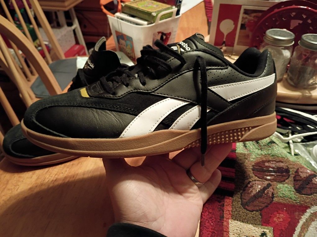Kicks