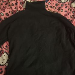 Black turtle neck medium