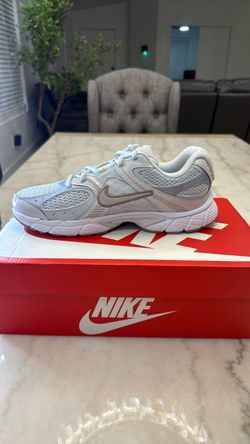 Nike V5 RNR (GS) size 7Y
