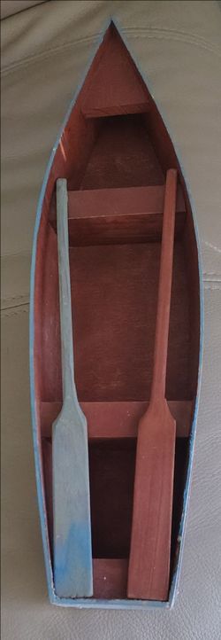 Wooden Boat-Shaped Decorative Wall Shelf