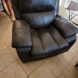 Leather Couches And Recliner