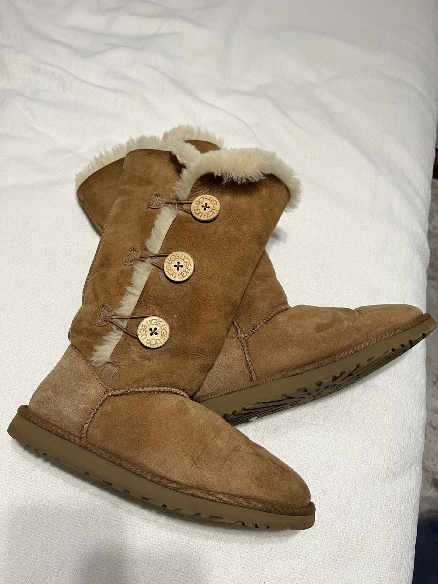 Ugg Boots Bailey Button Size 9