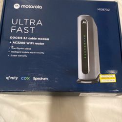 Motorola ULTRA FAST AC3200 Wi-Fi Router 