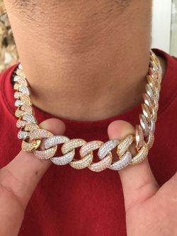 Iced out tricolor Cuban link chain 18 mm 18 in choker