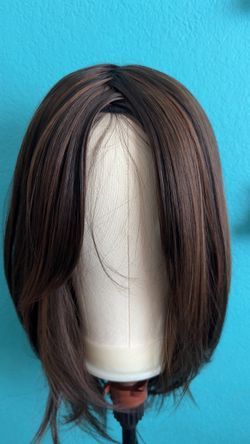 Heat resistant short, synthetic wig, brown with highlights, zigzag partying