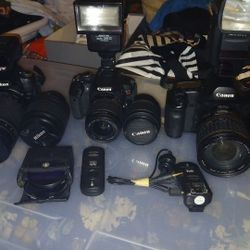 ●PROFESIONAL QUALITY CAMERAS WITH ACCESSORIES ●