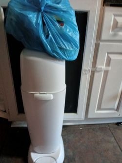 Diaper Genie With 6 Refills
