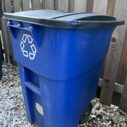 Handy 5 Large Garbage/Recycling/Yard Waste Cans Receptacles, Toters