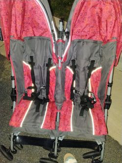 Double umbrella stroller pickup only cash