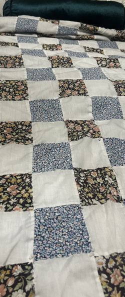 Full Size Hand Made Quilt