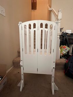 White Wood Baby Mini Crib