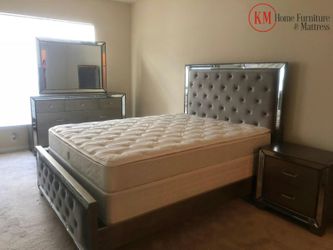 BED WITH TUFTED HEADBOARD ELEGANT CRYSTAL HEADBOARD