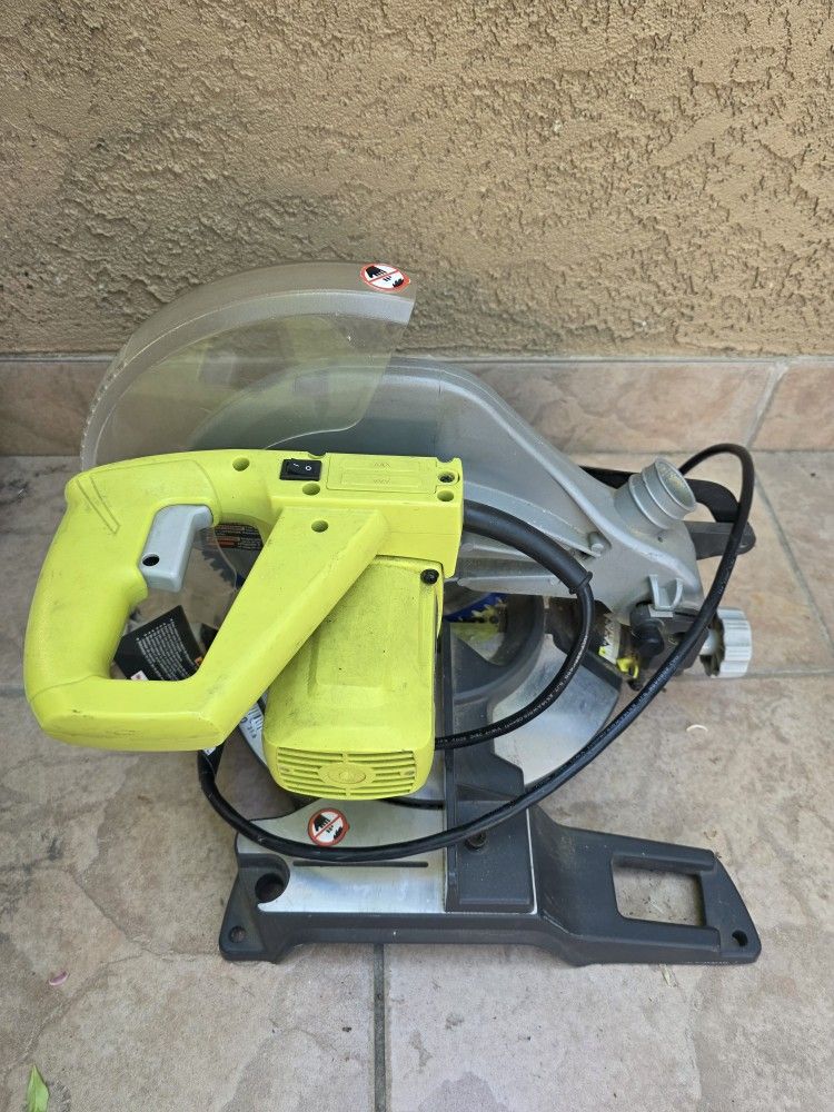 Wood Cutter, Good Conditions. 