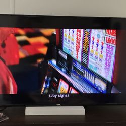 45’ TV With Roku TV Enabled 
