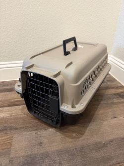 Small Plastic Pet Travel Carrier size 20x11in