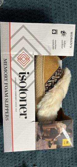 Isotoner women’s memory foam slippers M
