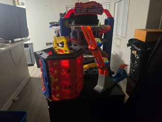 Hot wheels playsets