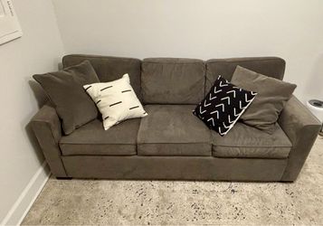 Living Spaces Pull Out Couch - Queen Sized - Memory Form Mattress