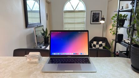 MacBook Pro 2017 13in (New Battery, MacOS Tahoe)