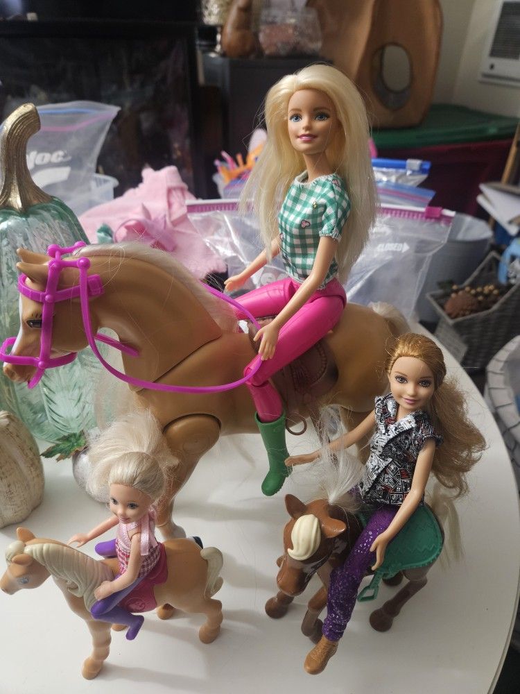 Barbie Y Hermanas Con Caballos 