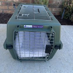 Petmate Deluxe pet carrier small 23”x14”x12”