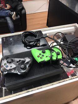 Xbox one 500gb with games 5 different new game