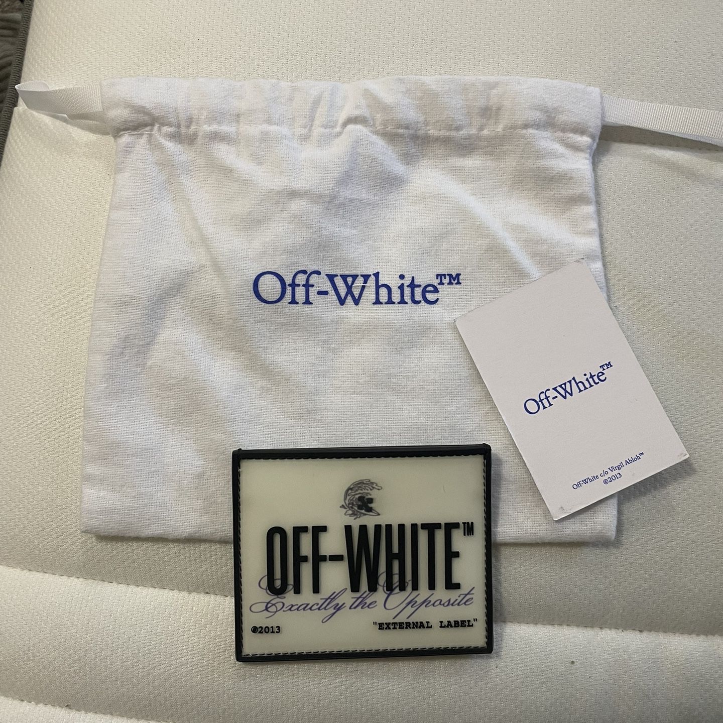 OFF WHITE exactly The Opposite Card Holder Wallet