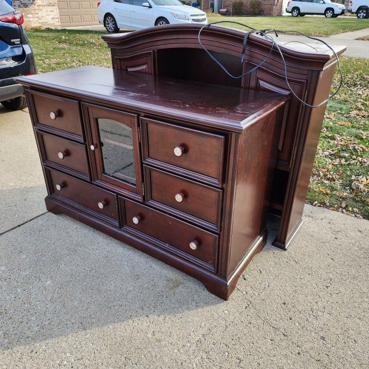 FREE-Dresser With Hutch