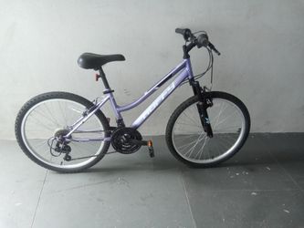 BICYCLE HUFFY 18 SPEED SIZE 24 BRAND NEW