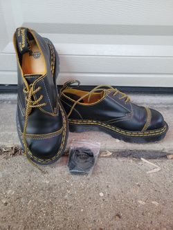 DOC MARTENS