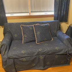 Love Seat Sofa Bed.   FREE 