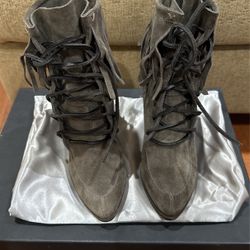 Women’s Shoes