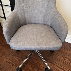 Desk Chair on Wheels