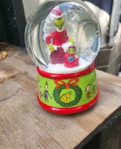 Grinch Christmas Snow Globes with music