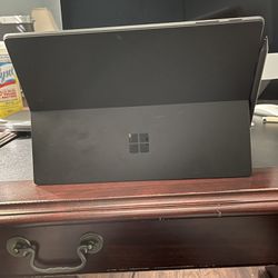 Surface Pro 7 - 300 gb - Almost New 