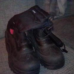 BRAND NEW LANDMARK SNOW BOOTS!!! Men's Size 8