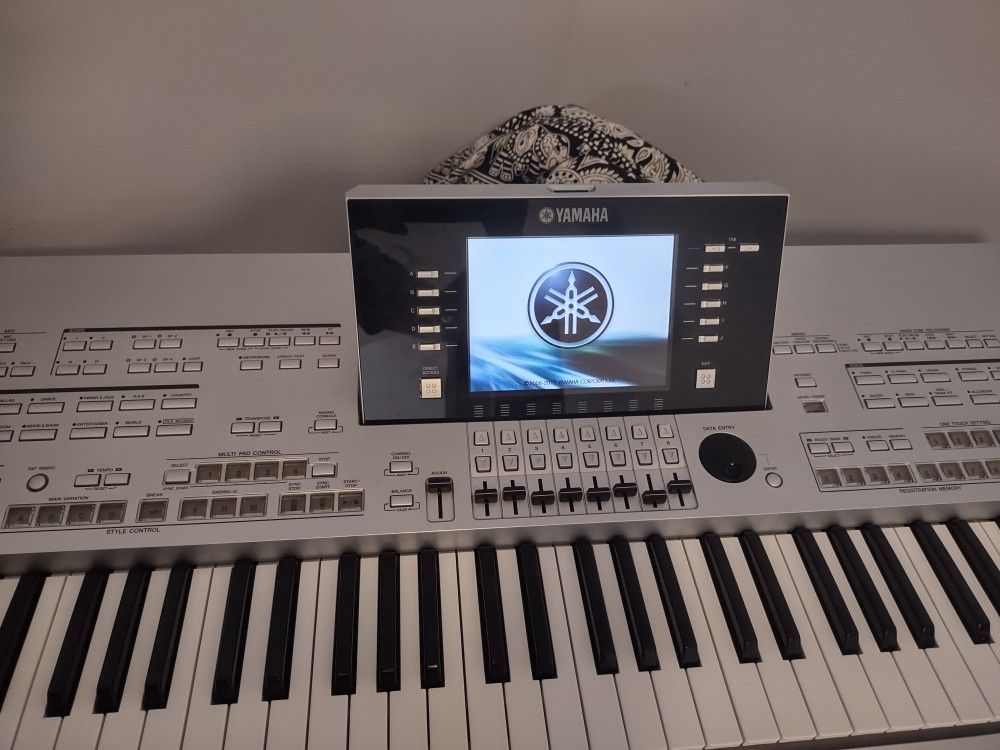 Yamaha Tyros 3