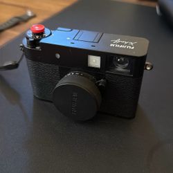 Selling Fujifilm X-Half Camera 
