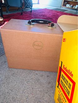 Kodak Kodaslide Highlux III Slide Projector