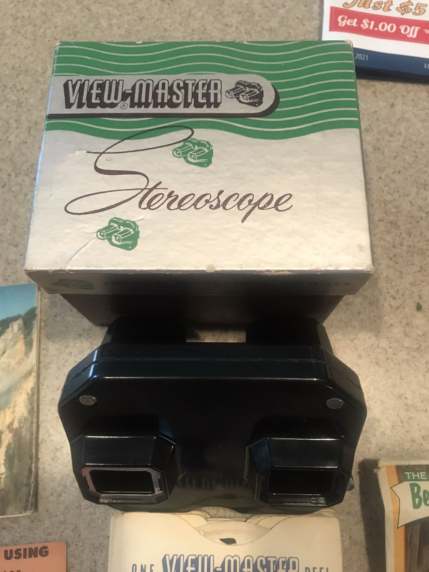 Vantage Viewmaster stereoscope with reels