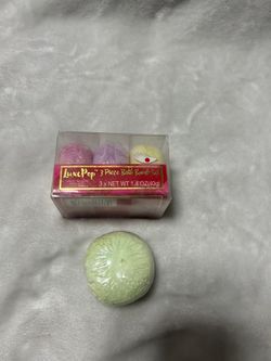 4 LuxePop bath bomb set