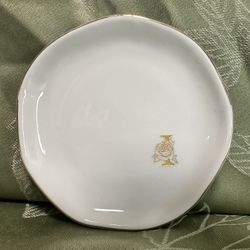 Ceramic Ring Dish with Gold Trim – Letter “I” Trinket Dish 💍✨