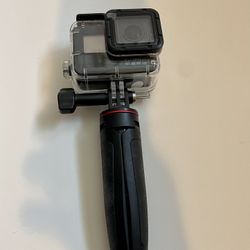 Go Pro 7 With Case and Tripod