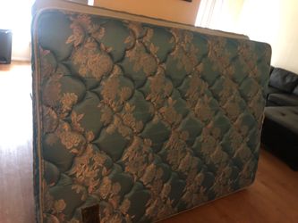 Queen bed and box spring