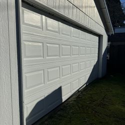 16ft x 7ft White Garage Door + Tracks + Motor + Keypad