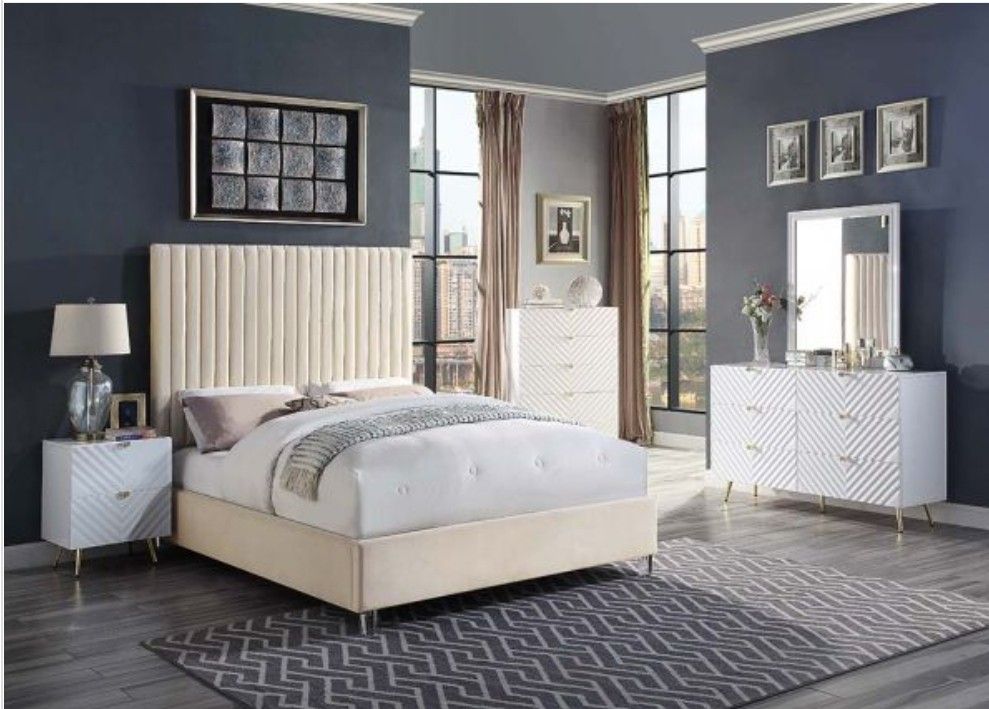 QUEEN BED FRAME MATTRES SOLD SEPARATELY NEW IN BOX PICK UP PRICE ☎️ 17145862564