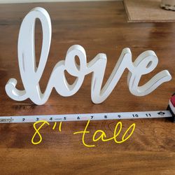 Wood LOVE Sign And 2 Gold Metal Frames
